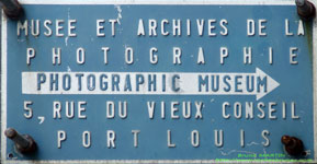 photo panneau indicateur musee de la photographie